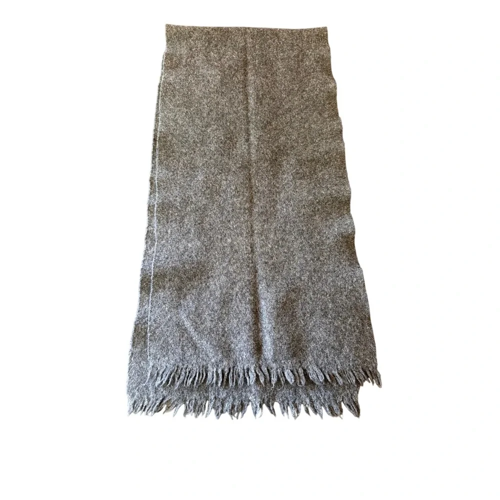 Lambswool Scarf Charcoal Gray 100% Wool Made in Uruguay Fringed Winter Classic